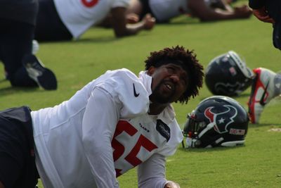 Texans’ Jerry Hughes plays big brother for all rookie DE