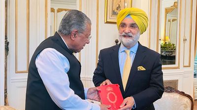 Pinarayi holds talks with Indian Ambassador to the U.S.