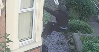 Terrifying moment suspected Nottingham killer tries to break-in to homeless hostel