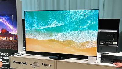 I saw Panasonic’s MZ1500 OLED TV, and it beats the LG C3 in two big ways