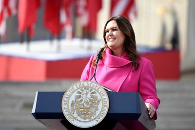 Sarah Huckabee Sanders travels to Europe for 1st overseas trade mission as Arkansas governor