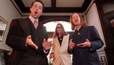 Blackie Onassis, drummer for Chicago band Urge Overkill, dies at 57