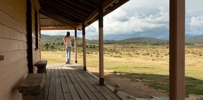 Are tree-changers bad at managing their rural properties? A new study wades into the weeds to find the answer