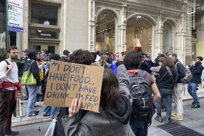 Grand jury indicts ex-marine in chokehold death on US subway