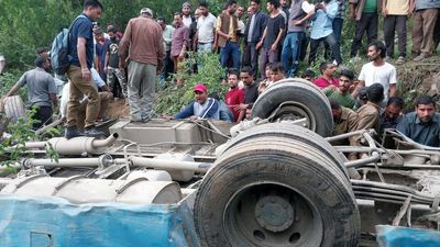 Two killed, 24 injured in two separate accidents in Himachal Pradesh