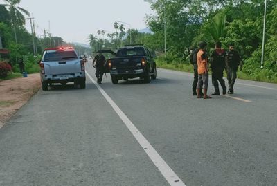Four police, villager hurt in Yala roadside bombing