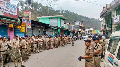Uttarkashi communal tensions | Local trade bodies, Hindutva outfits call off mahapanchayat