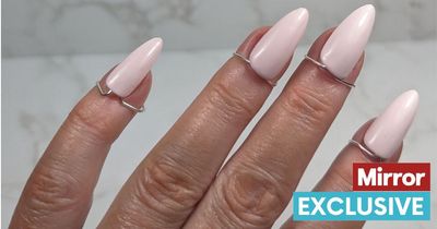 Manicurist makes nail rings so Muslim clients can wear polish without missing a prayer