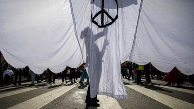 Women 'peace warriors' meet in Paris to wage battle against war