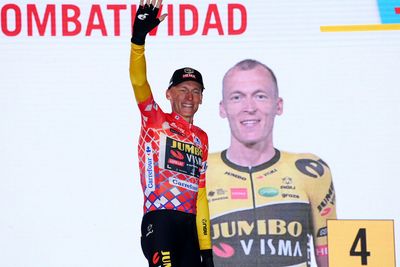 Robert Gesink continues for another year with Jumbo-Visma