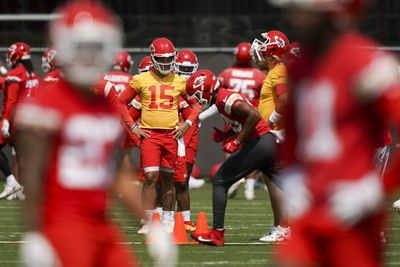 WATCH: Chiefs QB Patrick Mahomes connecting with WRs at mandatory minicamp