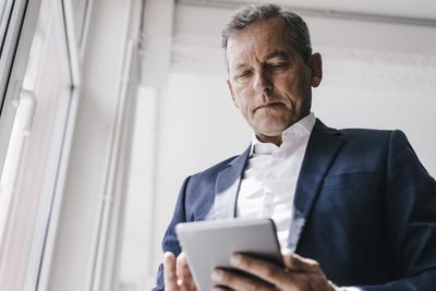 Only a third of the world’s billionaires live in North America, and they got poorer last year, a new report reveals