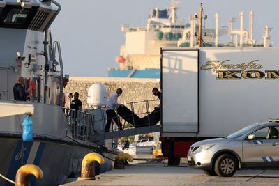 After refugee boat disaster off Greece, hundreds feared dead