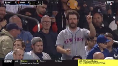 Mike Breen Got Stuck Behind a Total Goofball at the Subway Series