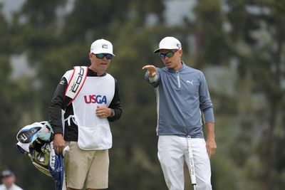 Rickie Fowler shoots 62, records lowest round in U.S. Open history