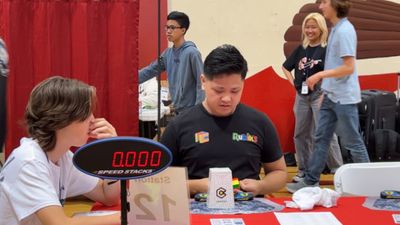 Video of New Rubik’s Cube World Record (3.13 Seconds) Might Make Your Head Spin