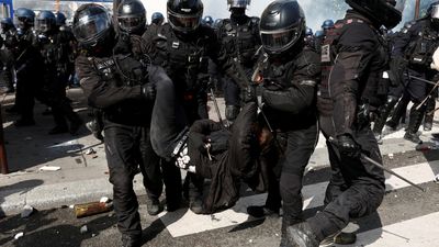 UN experts call on France to review police tactics at protests