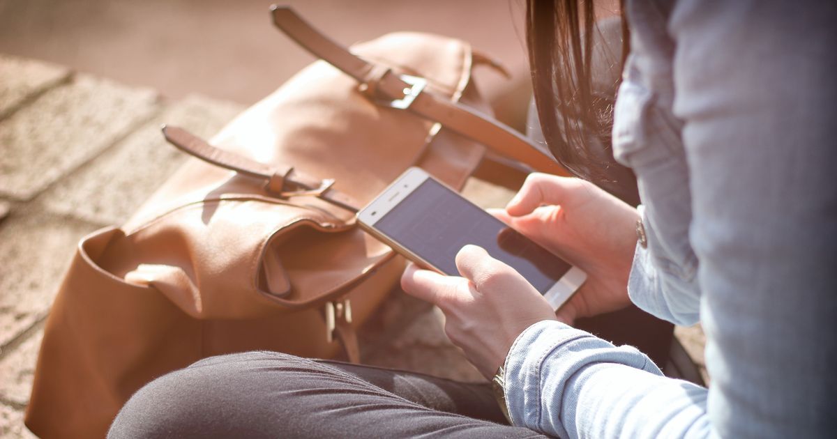 Mobile Phone Mistake Could Be Costing You 100 A Year