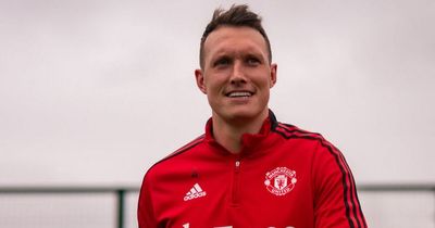 Manchester United release seven players