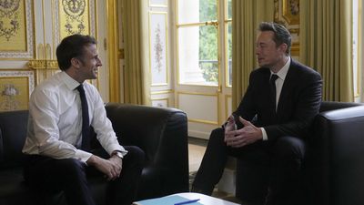 Macron continues charm offensive to get Elon Musk to set up in France