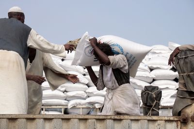 As Sudan war rages, rival sides accused of looting, diverting aid