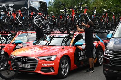 Tour de Suisse stage six neutralised in tribute to Gino Mäder