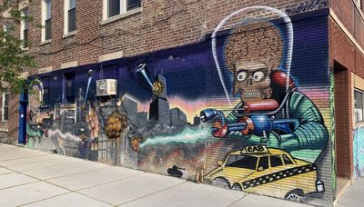 When your kids love ‘Mars Attacks!’ Chicago tattoo shop owner figured you need a mural with aliens