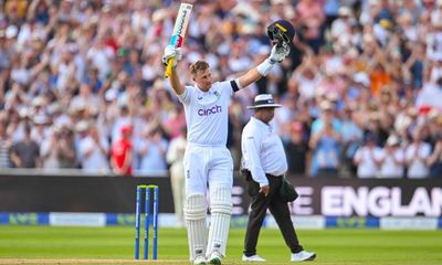 Joe Root scores superb Ashes century before England declare against Australia