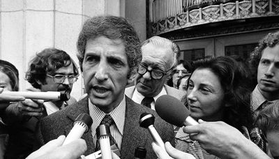 Daniel Ellsberg, who leaked Pentagon Papers exposing Vietnam War secrets, dies at 92