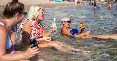 Tourist warns holidaymakers of fines for sleeping and drinking on Benidorm beaches