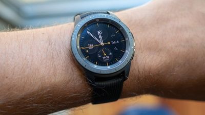 This older Galaxy Watch model gets an unexpected update from Samsung