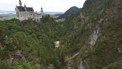 Tourist killed, 2nd injured after being shoved into ravine near famous German castle were reportedly U. of. I graduates