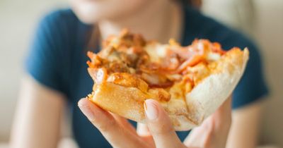 Foodies fume at woman's bizarre pizza-eating habit with some wondering 'why'