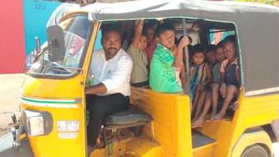 Teacher takes students to school in autorickshaw to prevent dropouts near Vellore