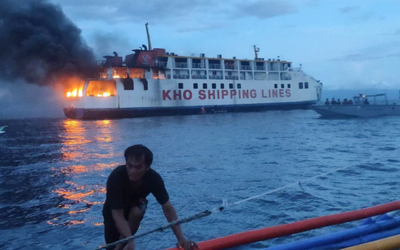 Rescuers race to aid burning Philippines ferry