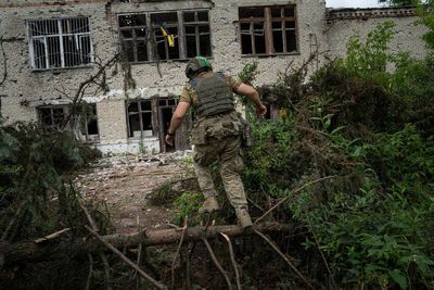 Both sides suffer heavy casualties as Ukraine strikes back against Russia, UK assessment says