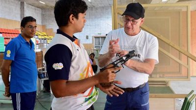 Coach Uwe Knapp joins Gun for Glory