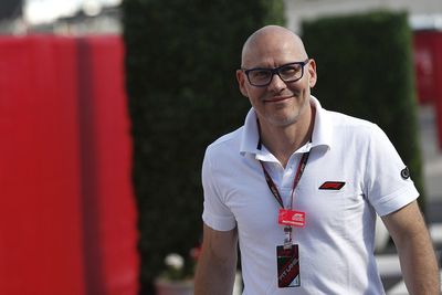 Villeneuve hits out at abuse over Leclerc F1 helmet tribute