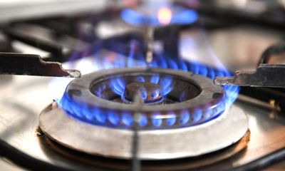 ‘No time to waste’: getting Australian homes off gas crucial for meeting net zero targets, report says