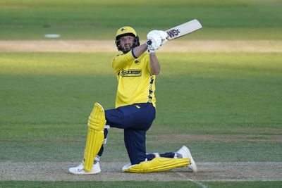 Hampshire beat Surrey by nine wickets to stay on course for quarter-final place