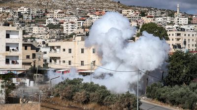 Israeli helicopters fire missiles in massive West Bank gunbattle