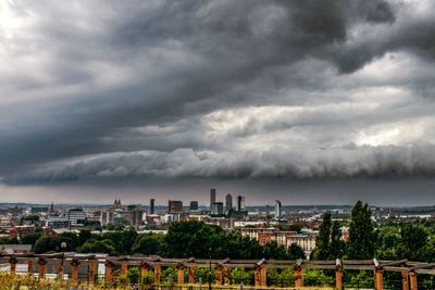 Heavy rain and thunderstorms forecast but temperature could hit 30C at weekend