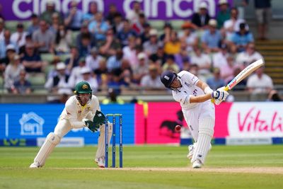 Ben Stokes a calming presence as high-risk England lose three morning wickets