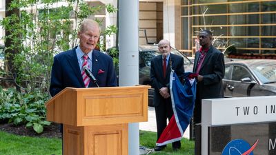 NASA recognizes Juneteenth with ceremonial flag-raising (photos)