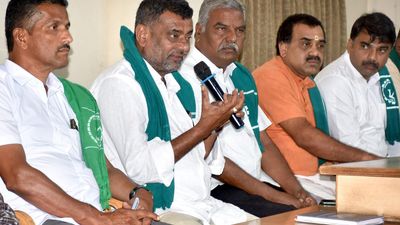 Karnataka Rajya Raitha Sangha urges State govt. to distribute ragi or jowar to make up for rice shortage