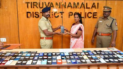 Tiruvannamalai police return 100 mobile phones worth ₹25 lakh to their owners