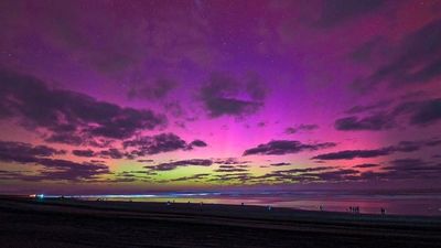 Astrophoto of the month: Southern lights delight New Zealand beachgoers