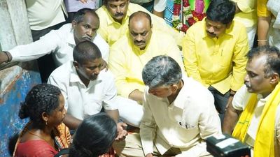 CI, YSRCP leaders supported the accused in Cherukupalli teenager murder case, alleges Naidu