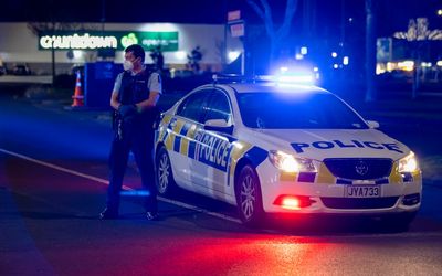 Four injured as man with axe attacks NZ restaurants