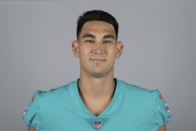 Steelers sign XFL long snapper Rex Sunahara